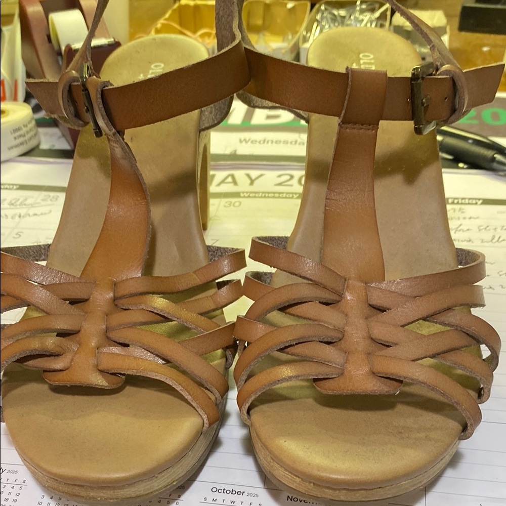 Old Navy Tan Gladiator Sandals